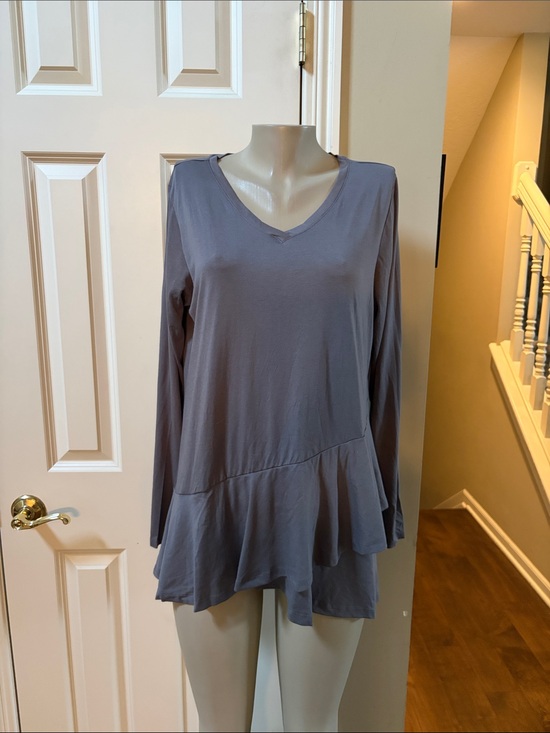 LOGO by Lori Goldstein Tops - LOGO by Lori Goldstein Long Sleeve V-Neck Ruffle Hem Tunic Top - Gray, med